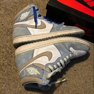 Jordan 1 hyper royal